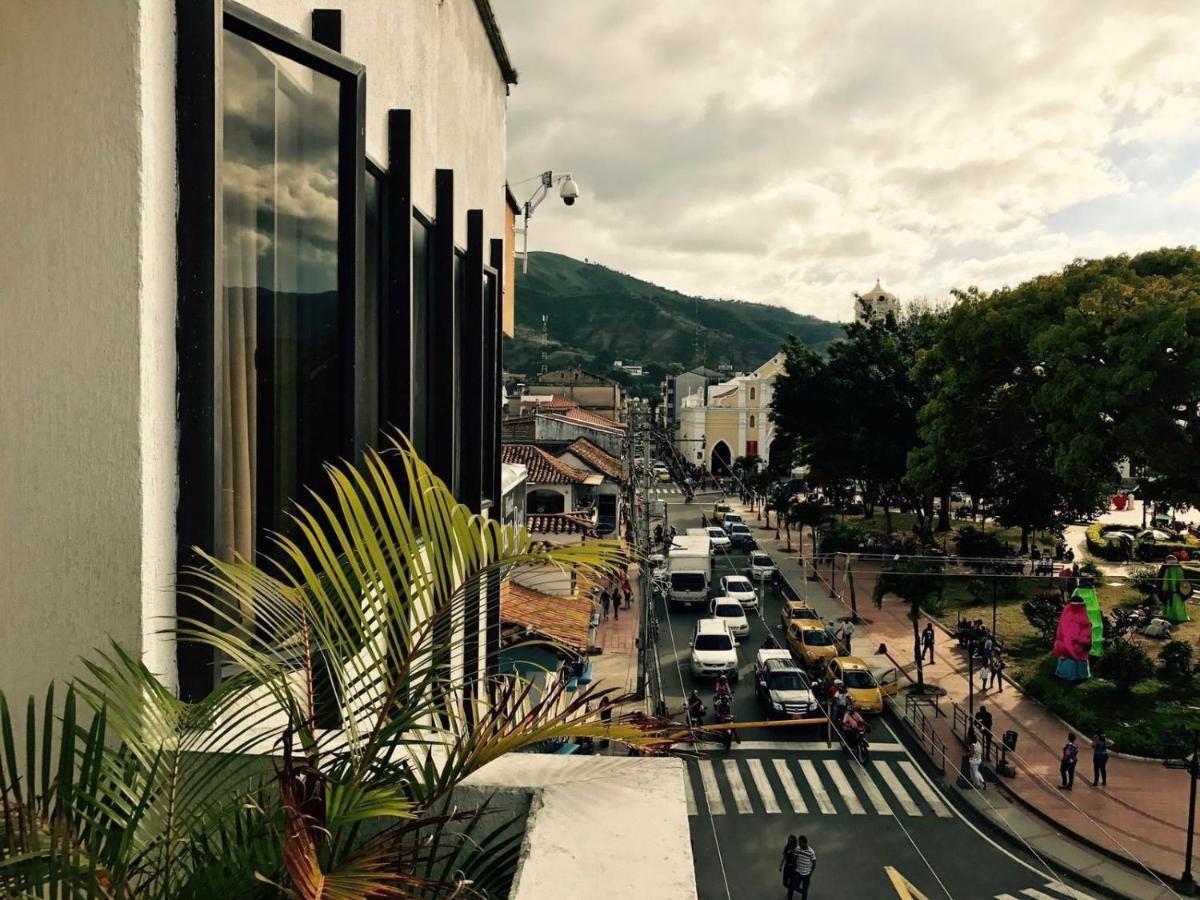 Hotel Plaza Real Оканья Экстерьер фото