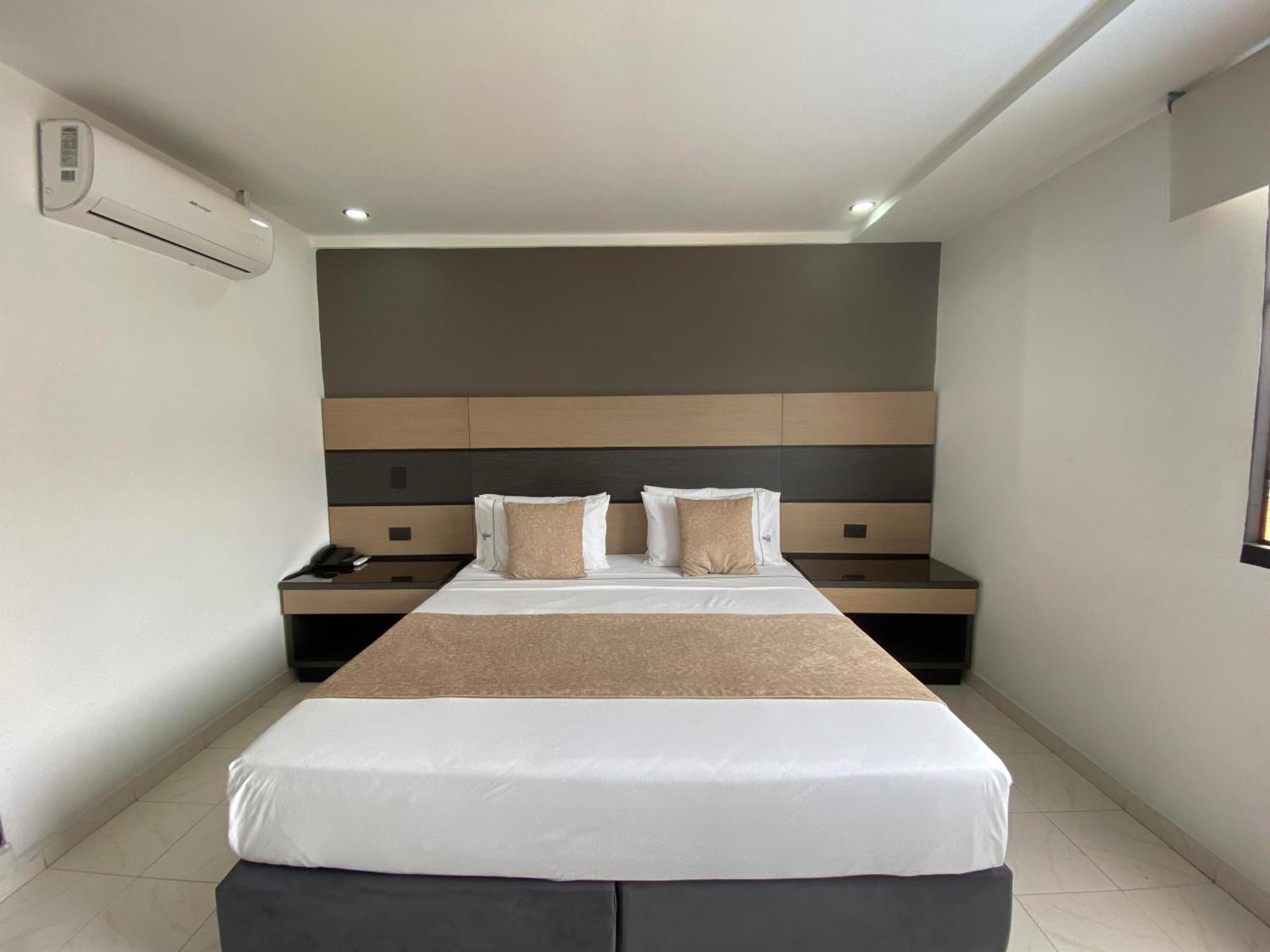 Hotel Plaza Real Оканья Экстерьер фото