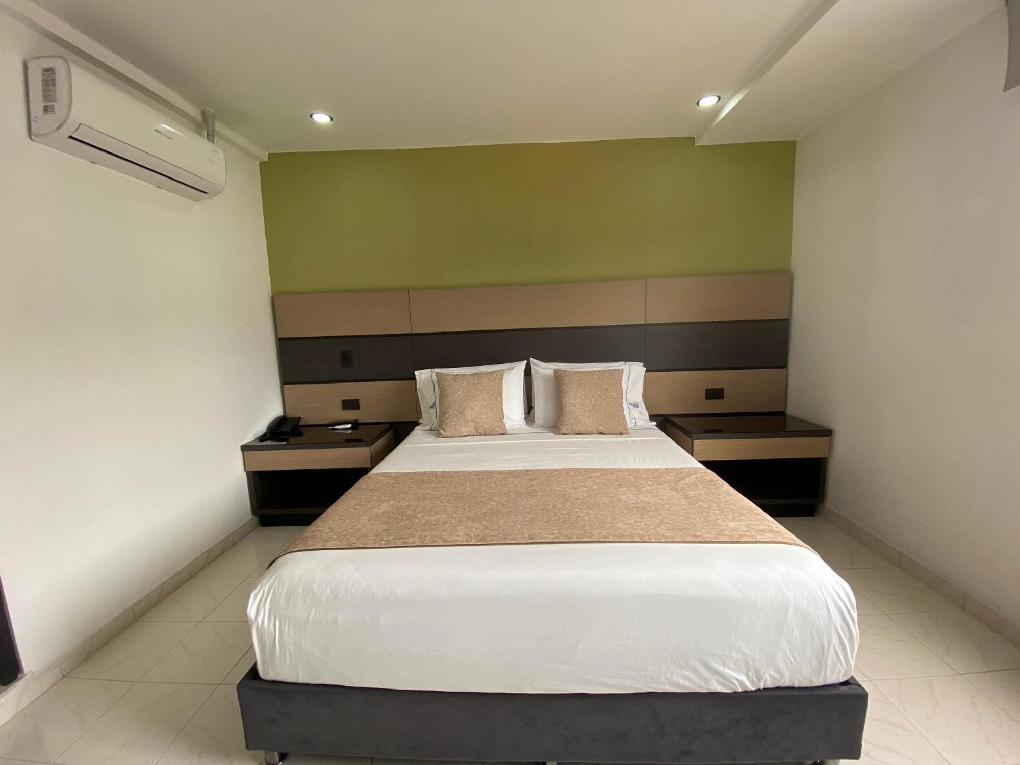 Hotel Plaza Real Оканья Экстерьер фото