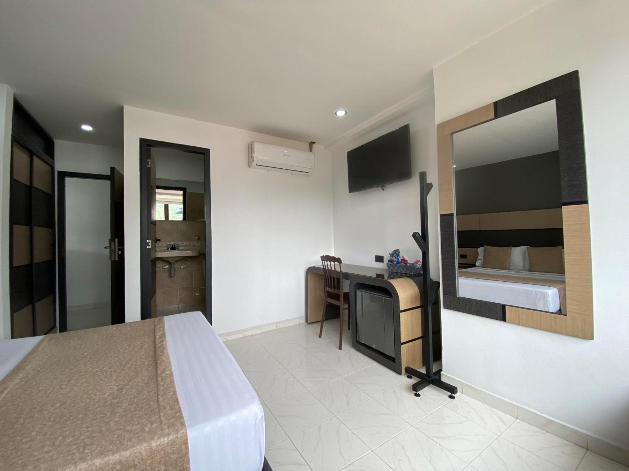 Hotel Plaza Real Оканья Экстерьер фото
