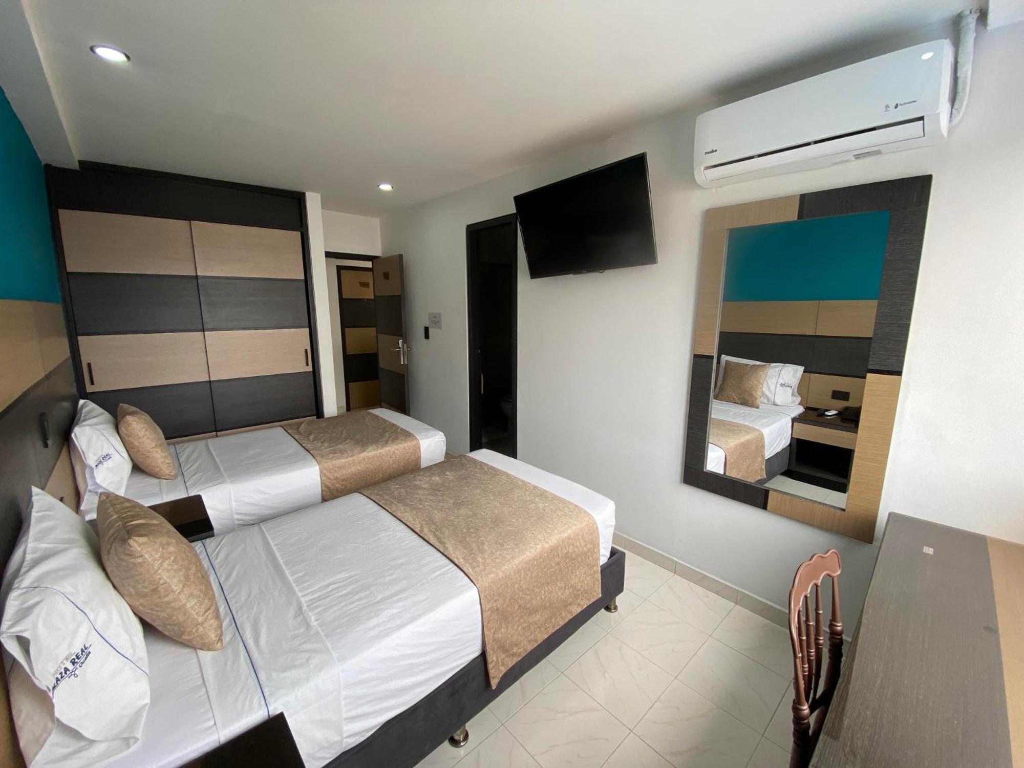 Hotel Plaza Real Оканья Экстерьер фото