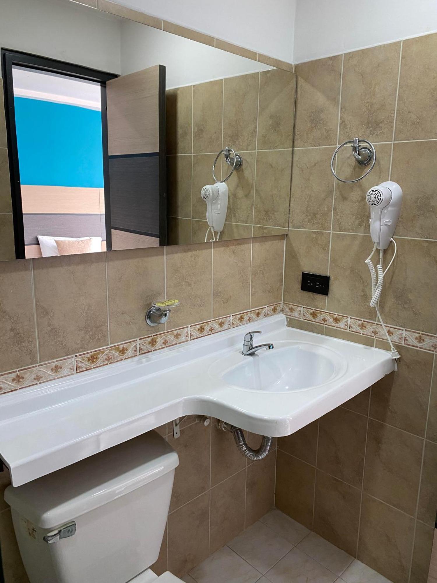Hotel Plaza Real Оканья Экстерьер фото