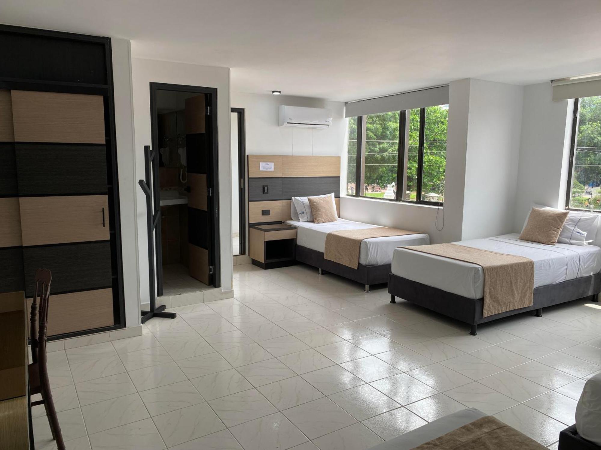 Hotel Plaza Real Оканья Экстерьер фото